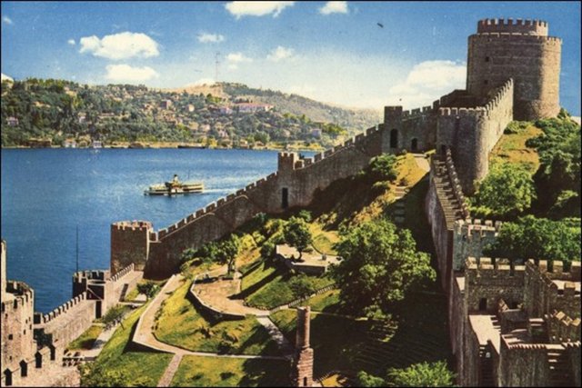 Rumeli Hisarı, 30 dönümlük bir alanı kapsamaktadır.