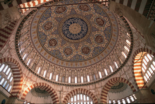 Mimar Sinan'ın 90 yaşında yaptığı ve "ustalık eserim" dediği Selimiye Camii, gerek Mimar Sinan'ın gerek Osmanlı mimarisinin en önemli yapıtlarından biridir.