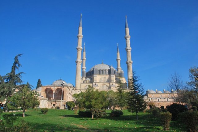 Selimiye Camii - Edirne'de bulunan camii, II. Selim döneminde, Mimar Sinan tarafından inşaa edilmiştir.