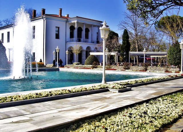 Beyaz Köşk