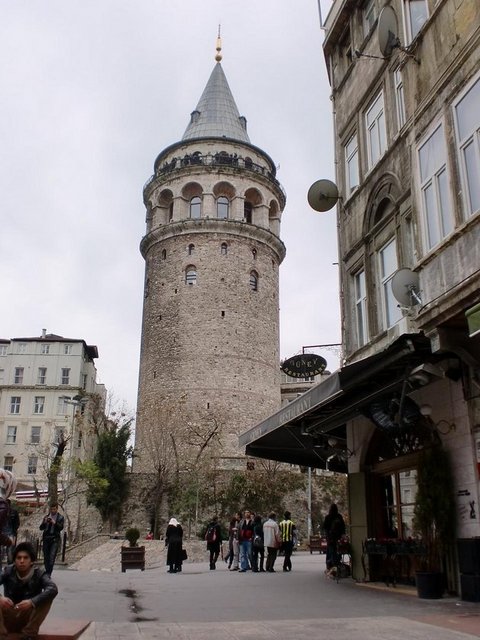 Galata Kulesi - İstanbul'un Galata semtinde bulunan kule 528 yılında inşa edilmiştir. -