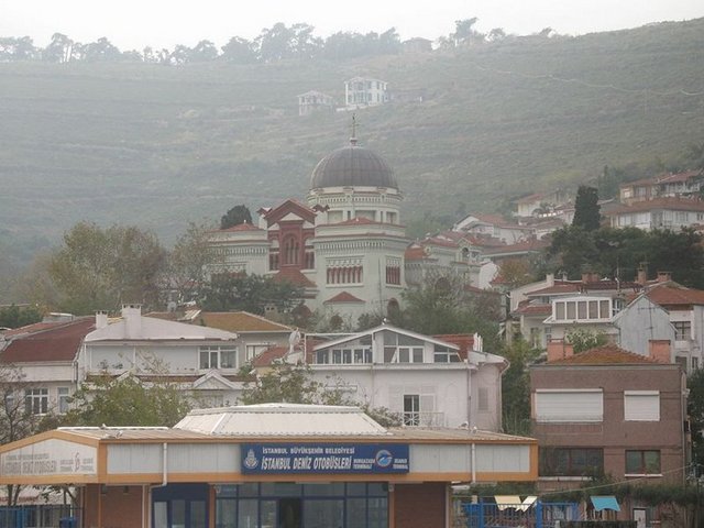 Burgaz Adası - Prens Adaları'nın büyüklük bakımından üçüncüsüdür.