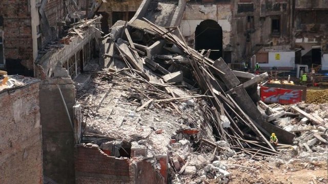 1974 ve 1983 yıllarında çıkan yangınlarda özellikle Cercle D'orient binası kullanılamaz hale geldi.