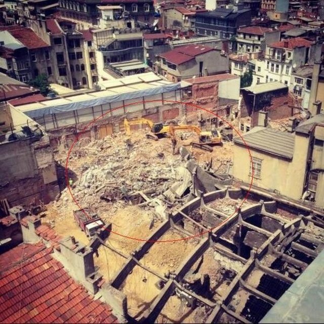 Cercle D'orient binası vekili Erdoğan Adalı, 2003 yılındaki başvurusu üzerine sözkonusu parseller, 2006'da 1. Grup eski eser olarak tescillendi.