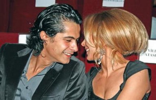 Vildan Atasever ile kısa bir süre önce evlendiği İsmail Hacıoğlu da meslektaş.