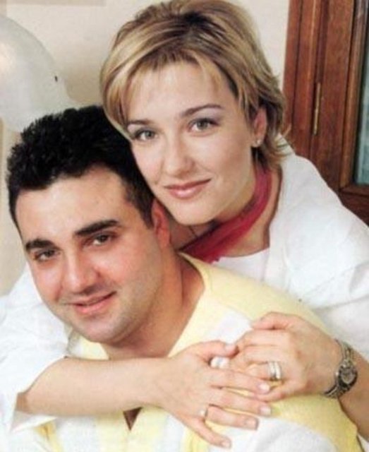 Eşiz de bir işadamı.  -