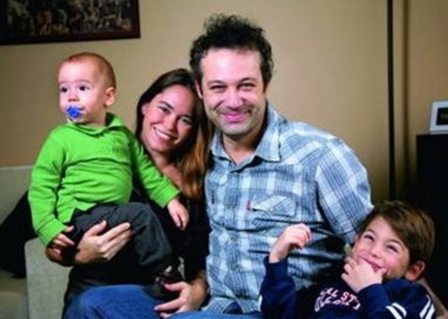 Psikolog olan Ebru Hanım ile Üzümcü'nün iki çocuğu var