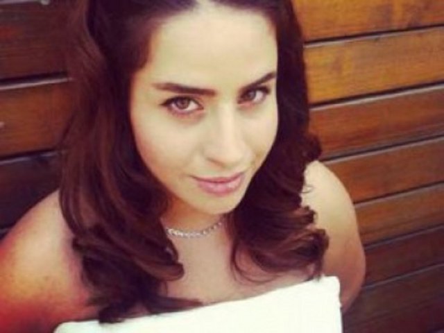 Onların ekrandaki aşklarıyla izliyorsunuz. İşte bunlar da gerçek hayattaki gerçek eşleri... İşte Büşra'nın sevgilisi -