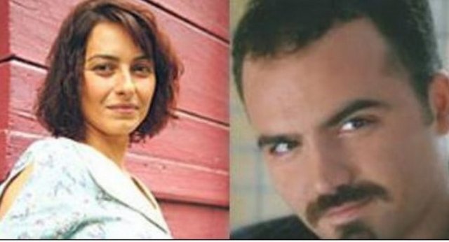 Öyle Bir Geçer Zaman ki dizisinde kocası tarafından aldatılıp bir de sokağa atılan Cemile karakterini canlandıran Ayça Bingöl, gerçek hayatında mutlu bir evlilik sürdürüyor. -  - Bingöl, 9 yıldır, önce Dormen Tiyatrosu'nda görev yapan daha sonra da İstanbul Şehir Tiyatrosu'na geçen Ali Gökmen Altuğ ile evli.