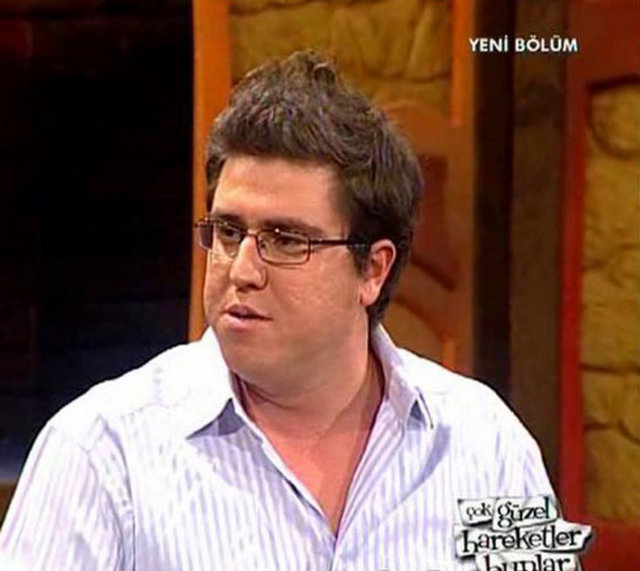 "Çok Güzel Hareketler Bunlar" adlı skeç programında ünlenen İbrahim Büyükak önceki akşam Nurdan isimli kız arkadaşıyla İstinye Park'ta alışveriş yaparken objektiflere takıldı.