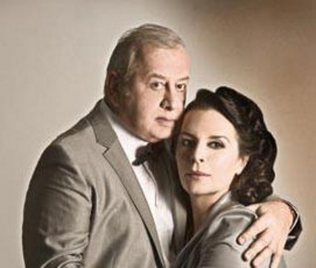 Hülya Koçyiğit'in eşi Selim Soydan eski bir futbolcu. Şimdi ise ticaret yapıyor.