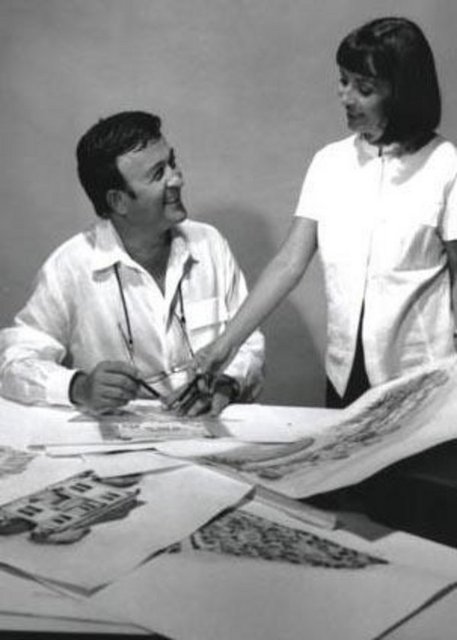 Eşini de o çevreden seçti.  -