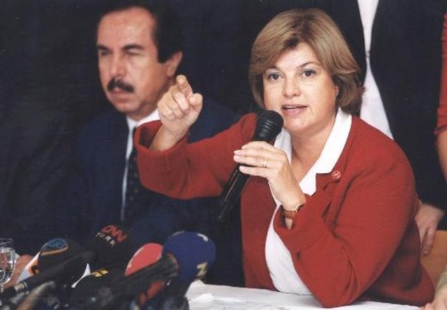 Dönemin Başbakanı Tansu Çiller, Kozakçıoğlu'nu istifaya davet ederken, Cumhurbaşkanı Süleyman Demirel "Paralar örtülü ödenekten teröre karşı mücadele için verilmiştir. Ancak ne için harcandığı açıklanırsa devlet sıkıntıya düşer" demişti. -
