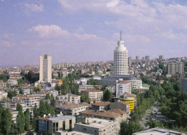 ANKARA: 25 Mayıs Cumartesi 12/26 PARÇALI BULUTLU - 26 Mayıs Pazar 	13/27 	PARÇALI BULUTLU - 27 Mayıs Pazartesi 14/28 PARÇALI BULUTLU - 28 Mayıs Salı 14/27 PARÇALI BULUTLU