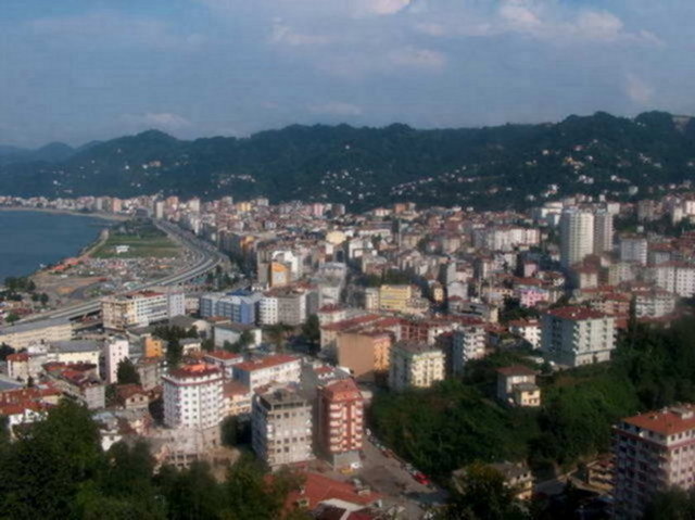 TRABZON: 25 Mayıs Cumartesi 	17/22 GÖKGÜRÜLTÜLÜ SAĞANAK YAĞIŞLI - 26 Mayıs Pazar 17/23 GÖKGÜRÜLTÜLÜ SAĞANAK YAĞIŞLI - 27 Mayıs Pazartesi 17/24 PARÇALI BULUTLU - 28 Mayıs Salı 16/25 	PARÇALI BULUTLU