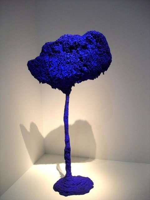 Mavi sünger heykeli - Sanatçı: Yves Klein - Yapım yılı: 1959 - Değeri: 22 milyon dolar
