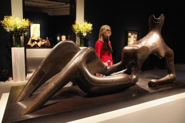 Reclining Figure: Festival - Sanatçı: Henry Moore - Yapım yılı: 1951 - Değeri: 30.9 milyon dolar