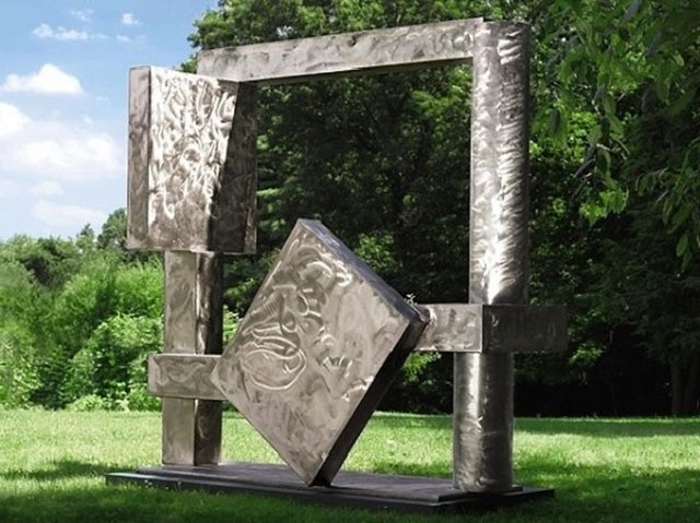 Cubi XXVIII - Sanatçı: David Smith - Yapım yılı: 1965 - Değeri: 28.4 milyon dolar