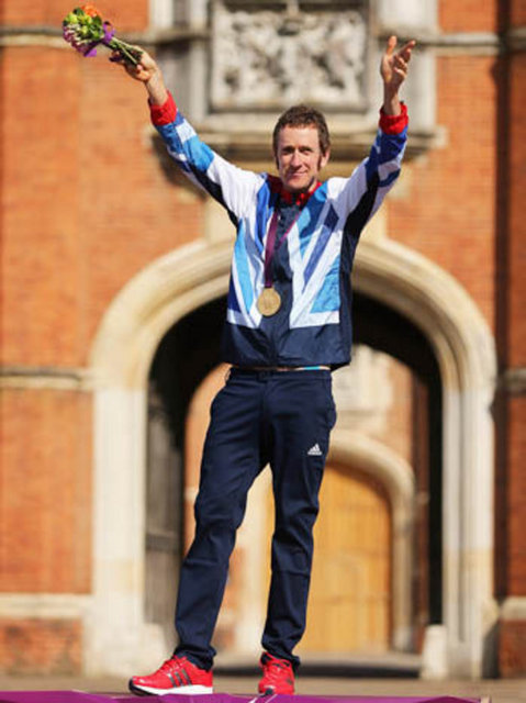 SIRIK FASULYE-Bradley Wiggins (Bisiklet yarışçısı) Çok zayıf ve uzun
