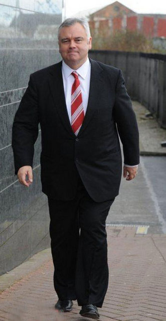 DOMATES-Eamonn Holmes (Gazeteci) Hafif kilolu