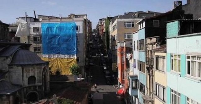 GEDİKPAŞA -  - Beyazıt'ın güneyinde bir semttir. 1482 yılında ölen, Fatih Sultan Mehmet'in sadrazamlarından Gedik Ahmet Paşa'nın türbesinin de bulunduğu cami ve külliye semte ismini vermiştir. Zamanla isim Gedikpaşa şekline dönüşmüştür...