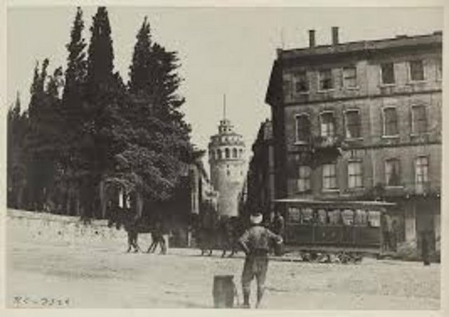 Osmanlı döneminde - Haliç tersanesinin yanında kurulan Azep ler kışlası semte adını vermiştir. -                  (Azep ,Osmanlı döneminde tersanede görevlendirilen deniz kuvvetleri - Mensuplarına verilen isimdi.)