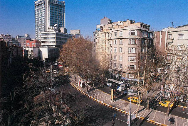 CİHANGİR -  - Avrupa yakasında, Taksim, Tophane Fındıklı arasındadır. Kanuni Sultan Süleyman'ın  sekizinci ve en küçük oğlu Şehzade Cihangir'in, Mimar Sinan tarafından yapılan camiinin avlusundaki kabri dolayısıyla semte bu isim verilmiştir...