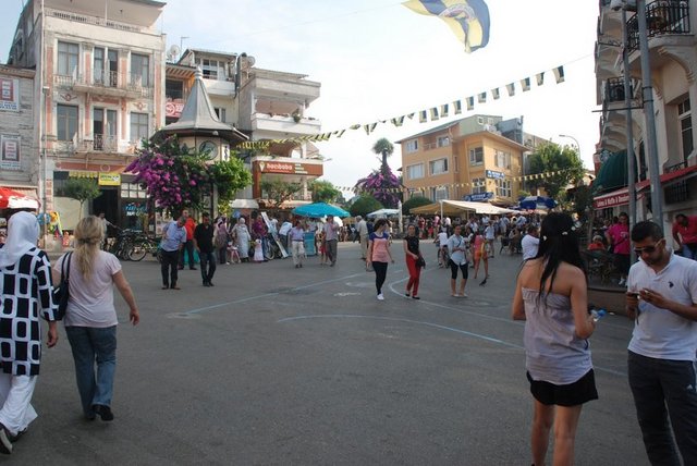 Antik çağdaki adı Prinkipo dur.
