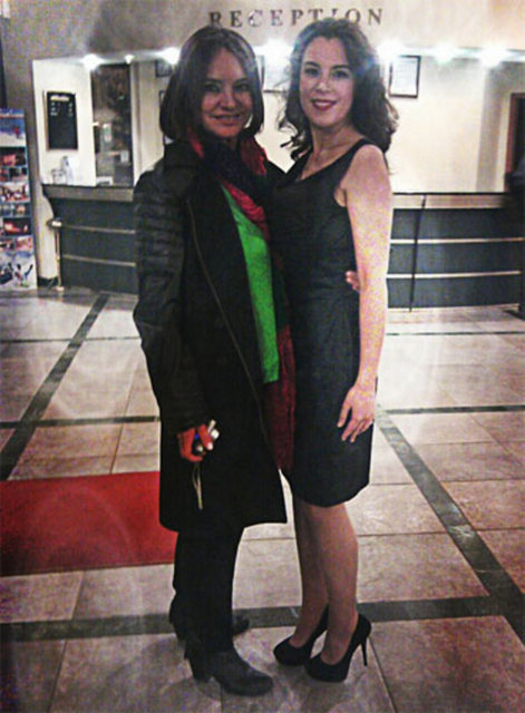 -  - Annemle gurur duyuyorum. Annem 15- 23 yaş arası 107 film çekmiş. İnanılmaz şeyler başarmış o yaşa kadar. Ben 26 yaşındayım ama onun kadar başarılı olamam bu yaştan sonra. Ben de annem kadar doğru yerlere gelmeyi düşünüyorum" dedi.