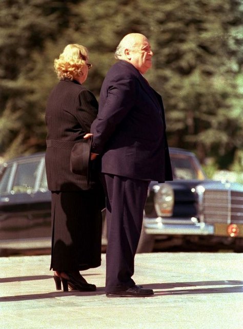 Çankaya Köşkü'nün bahçesinde konuklarını beklerken...