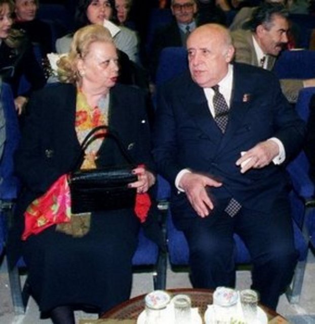 Süleyman Demirel, 16 Mayıs 1993'te Türkiye Cumhuriyeti'nin 9. Cumhurbaşkanı seçildi. Nazmiye Hanım da "First Lady" olarak anılmaya başlandı.