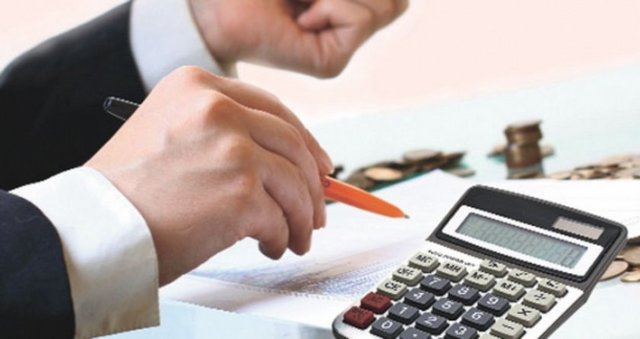 5-Zengin vergisi kaldırılıyor - Ölüme bağlı nedenlerle gerçekleşen Veraset vergisi kaldırılıyor. Bu vergi halen yüzde 1 ile 10 arasında uygulanıyor. Ancak 130 bin liraya kadar olan miras için vergi olmadığı için ancak zengin kişilerin miras vergisi olarak adlandırıyor. İntikal vergisi ise gelir vergisi içine alınıyor.