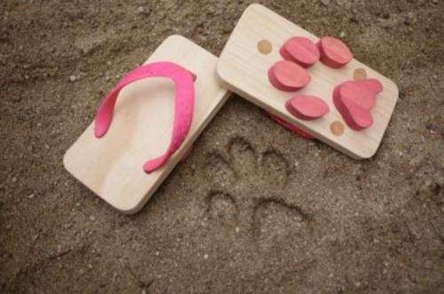 Pati İzi Çıkaran Plaj Terliği