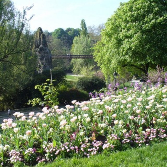 Dışarı çıkın -  Evde oturmak moralinizi düzeltemez, aksine daha mutsuz olabilirsiniz. Üzerinize rahat bir giysi geçirin ve sokaklara, park ve bahçelere çıkın.