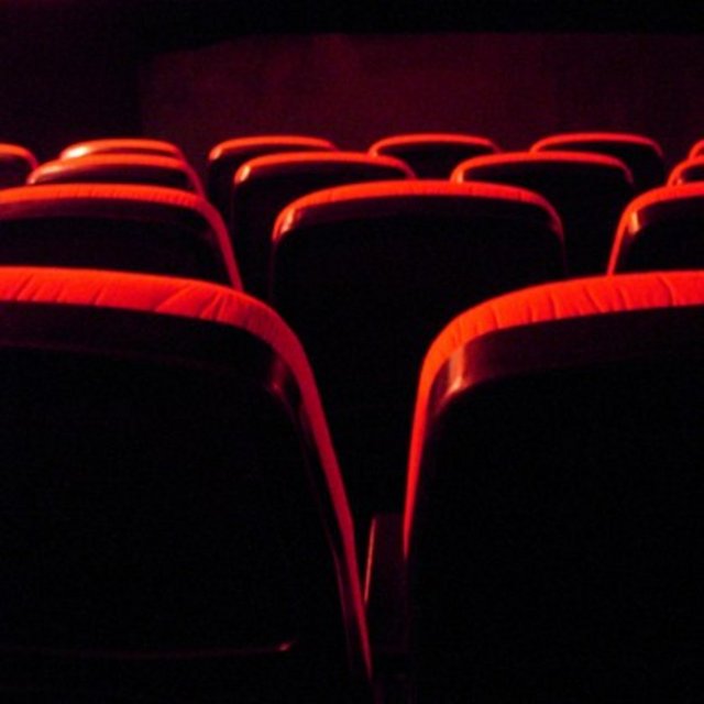 Kurtarıcı filmler Star Wars serisini izlemediniz mi? Ya da Godfather? Bir seri film kiralayın ve arka arkaya hepsini izleyin.