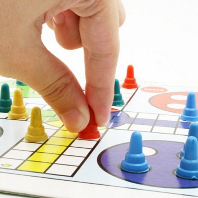 Oyun oynayın Mümkünse birkaç arkadaş toplanarak, değilse bilgisayara karşı bir süre oyun oynayın