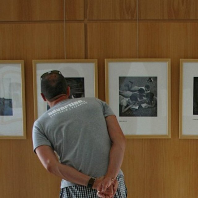 Moral için sanat İlginiz olsun, olmasın, bir müzeye girin ve kendinizi sanata verin. Sanatçıların bu eserleri üretirken yaşadıkları ruh hallerini hayal edin.