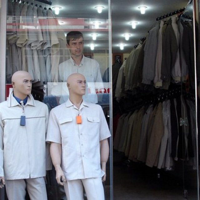 Selam verin Mahallenizdeki esnafla selamlaşın, muhabbeti uzatıp havadan sudan konuşun.