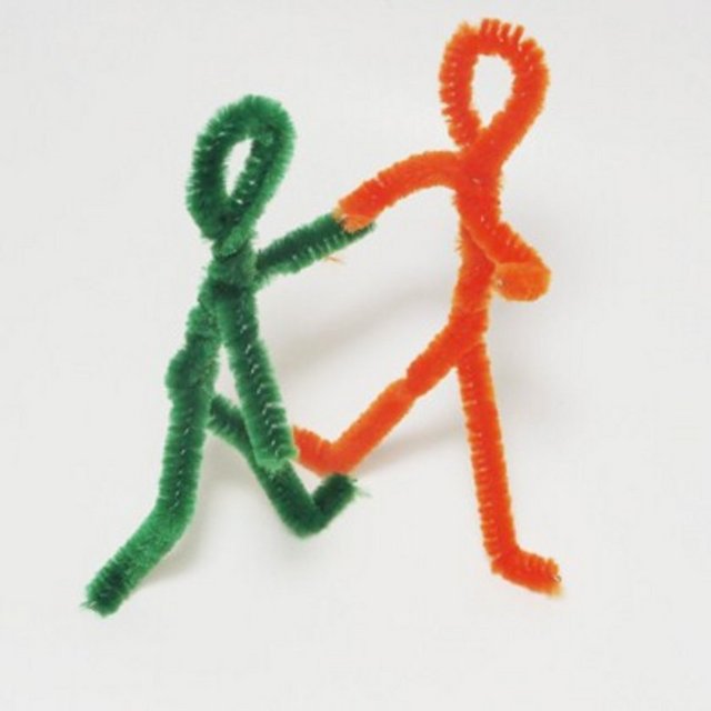 Dans edin Göster - Önceki8 of 40Sonraki -  - Müziğin sesini açın ve dilediğiniz kadar saçma hareketler yaparak dans edin.