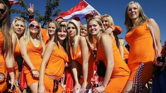 Dünyanın en uzun boylu insanlarının yaşadığı bu ülkede erkeklerin boy ortalaması 1,84 metre, kadınların ise 1,71 metre.