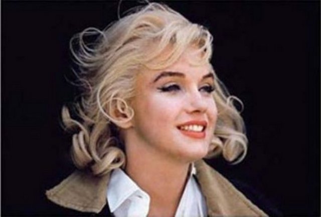 Marilyn Monroe´nun altı ayak parmağı vardı.