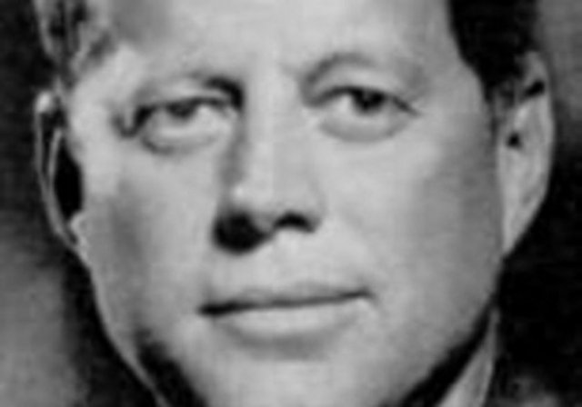 Başkan John F. Kenndy, yirmi dakikada dört gazete okuyabilirdi.