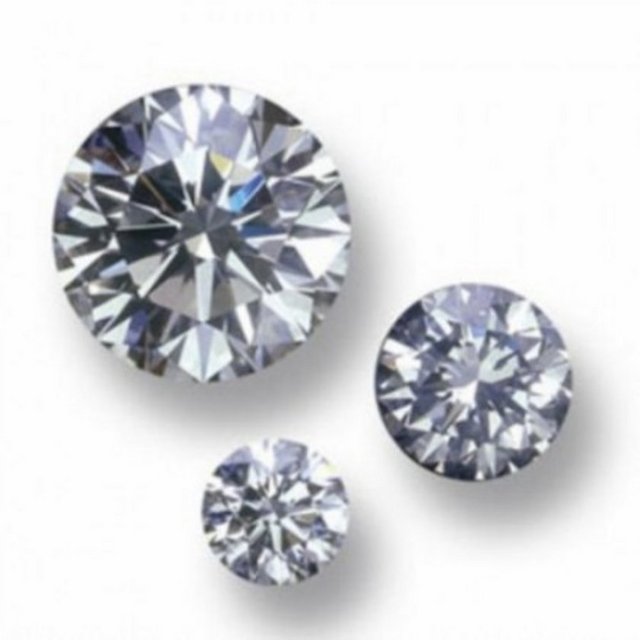 Değerli taşların çoğu birkaç elementten oluşur, sadece pırlanta tamamen karbondan oluşur.