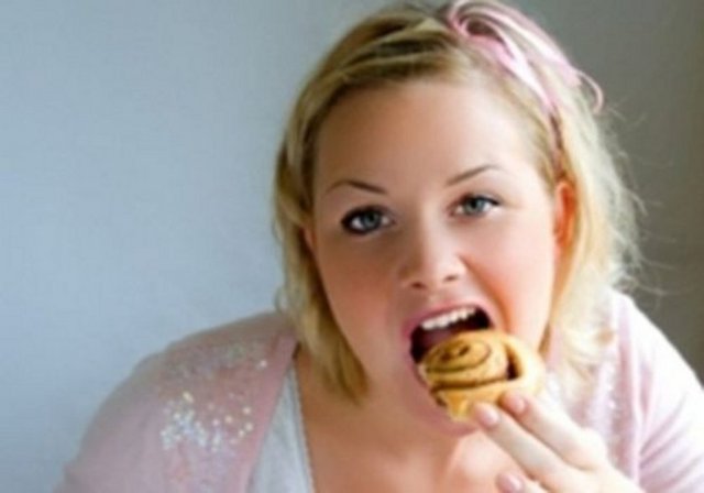 İnsanlar yaşamları boyunca altı filin ağırlığına eşit miktarda yiyecek tüketiyorlar.