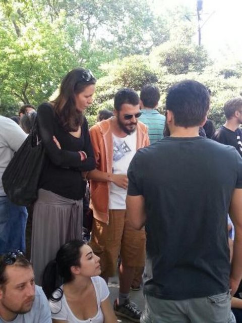 Tamamen barışçıl şekilde yapılan bu eylemlere katılanların ortak amacı özgürce yaşama hakkına yaşadıkları coğrafyaya kent ve çevre bilincine sahip çıkmaktır." dedi. -