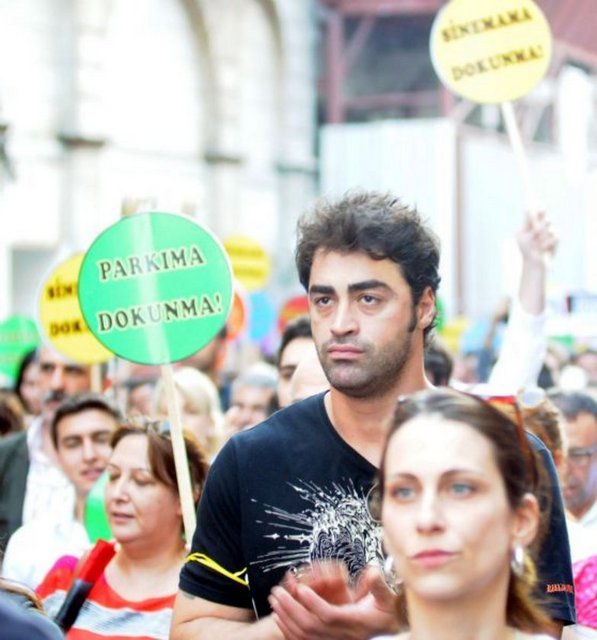 Bir ağaç devrilir bir ulus uyanır. Burada sizin büyük emeklerinizle başlatılan hiçbir örgüte mal etmeden hiçbir siyasi önderliğe mal etmeden sizin halk olarak yaptığınız bu direniş bizim ancak bizim alkış tutabileceğimiz ve elimizden gelen desteği verebileceğimiz platformlardır. Türkiye'nin ve dünyanın tarihine geçmiştir bu günler.