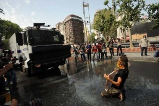 Sahibinden satılık TOMA (Beşiktaş taraftar grubunun - internete verdiği ilan)