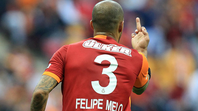FELİPE MELO  Melo, Galatasaray Gençlerbirliği oyuncularına karşı çok konuşulacak bir harekete imza attı.