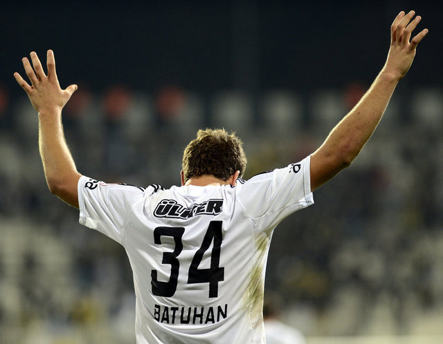 Kırmızı ışıklarda durmayı sevmediğini söyledi "Cezası neyse öderim" dedi.