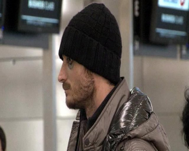 Galatasaray'da takım arkadaşı Riera ile kavga etti. İspanyol oyuncuya yumruk atıp gözünü morarttı.